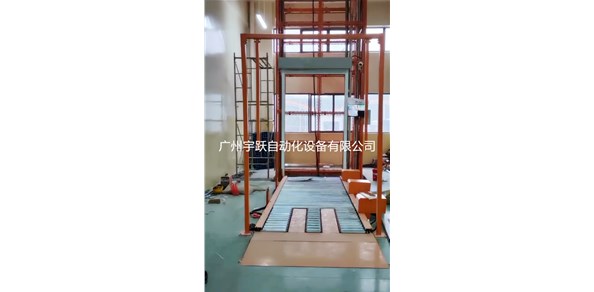 垂直輸送機(jī) --重慶項(xiàng)目安裝現(xiàn)場